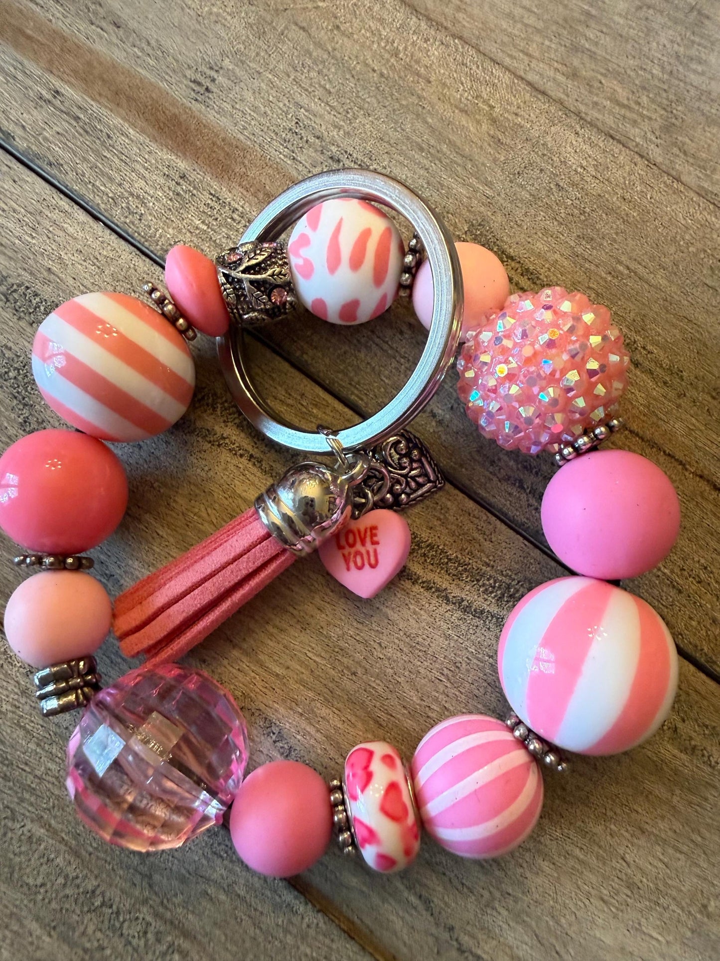 Candy Heart Crush Beaded Keychain Bracelet – Pink Sparkle Wristlet with Love Charm