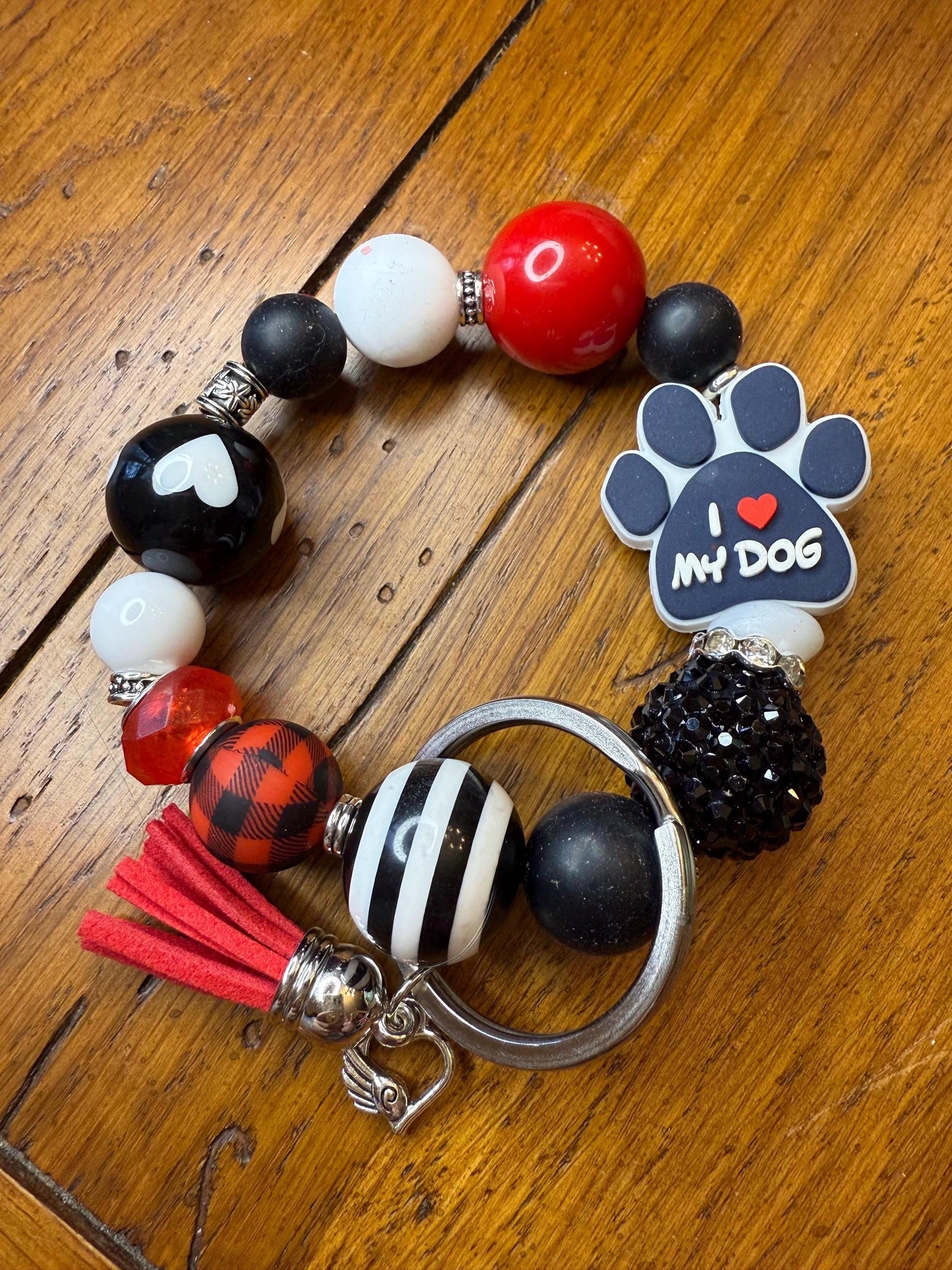 Dog Mom Beaded Keychain Bracelet – Paw Charm Tassel Wristlet - Love my Dog