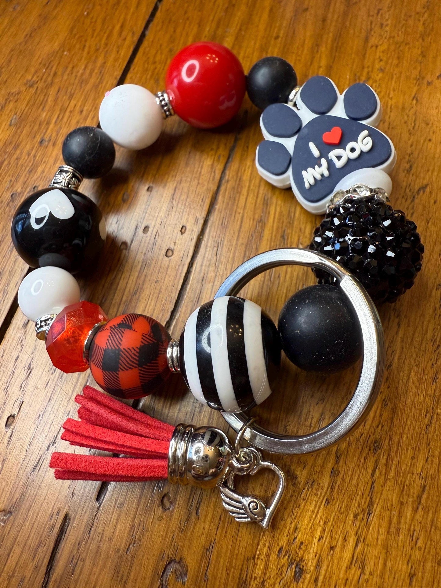 Dog Mom Beaded Keychain Bracelet – Paw Charm Tassel Wristlet - Love my Dog