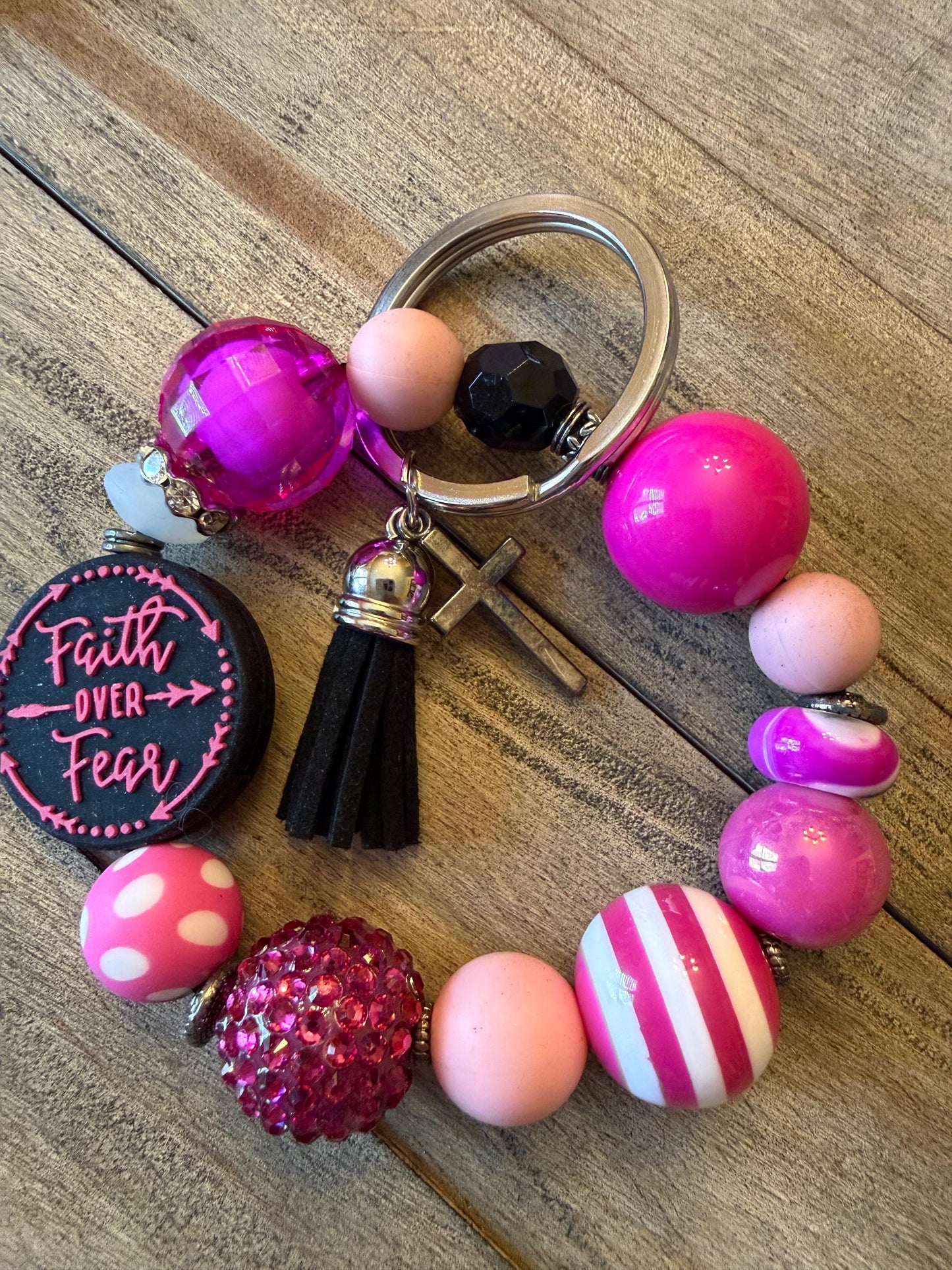 Faith Over Fear Beaded Keychain Bracelet – Christian Wristlet with Cross