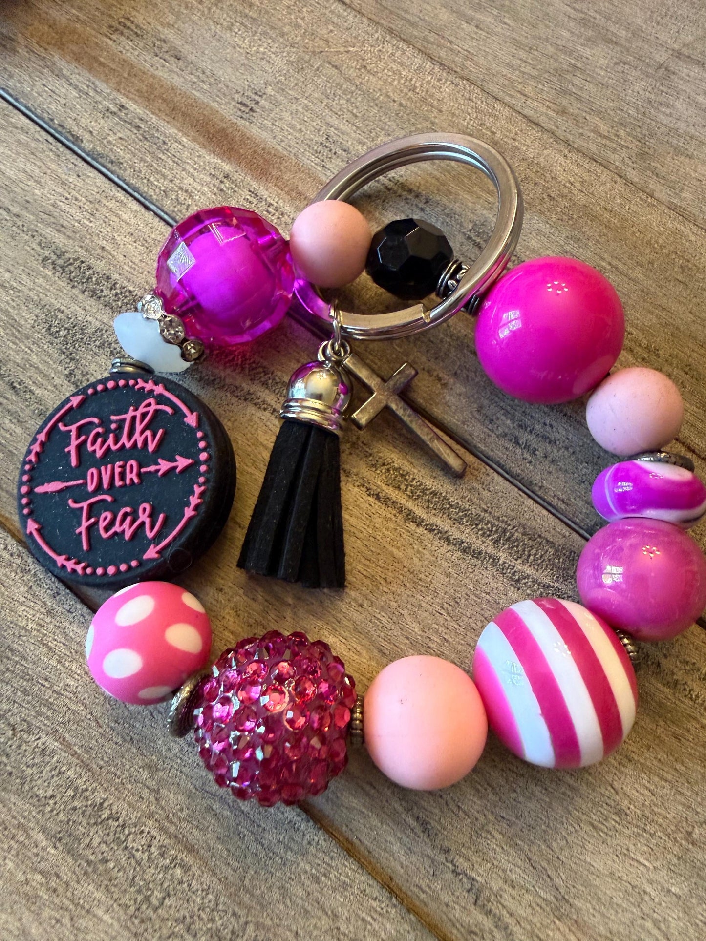 Faith Over Fear Beaded Keychain Bracelet – Christian Wristlet with Cross