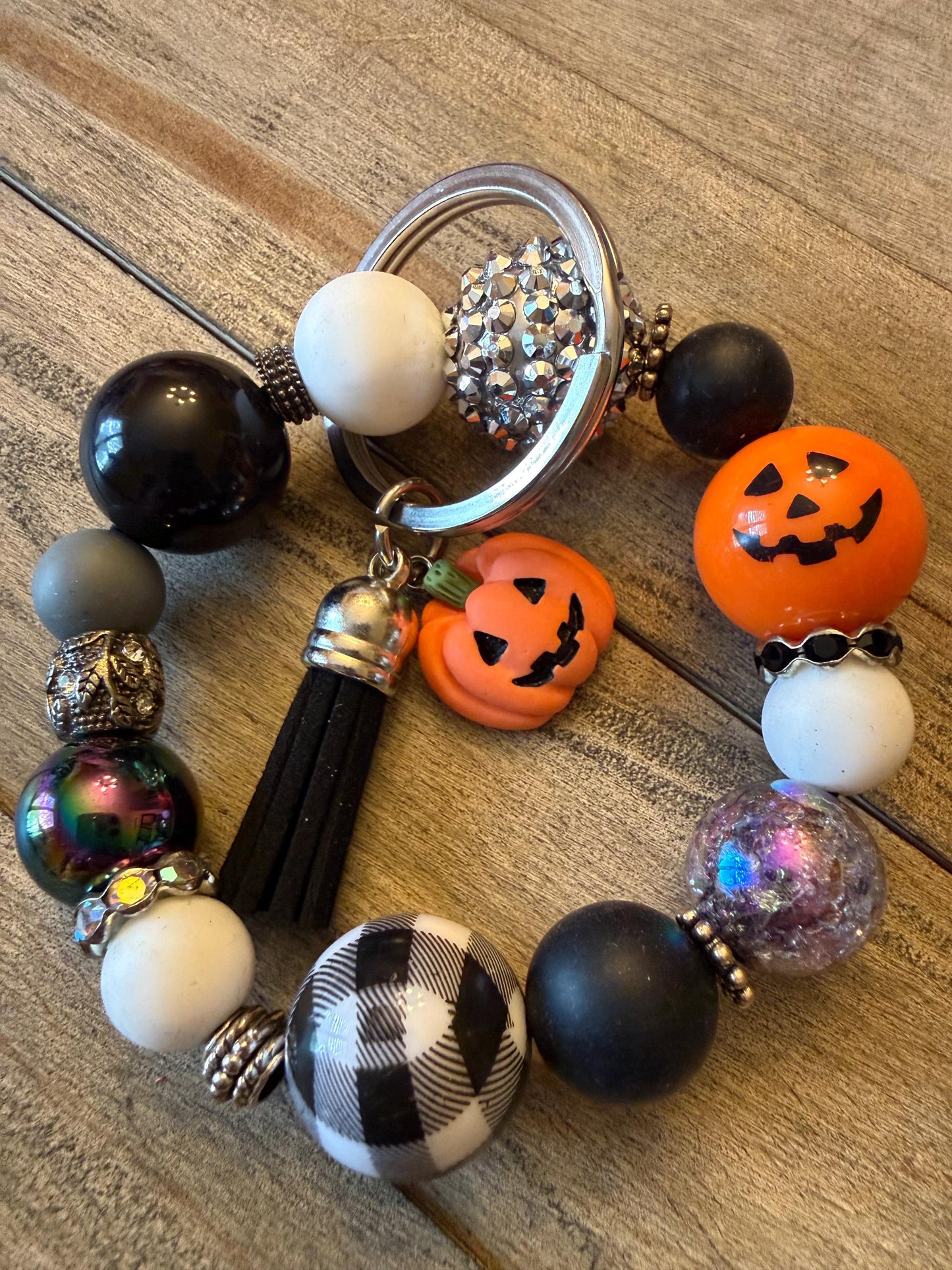 Spooky Glam Beaded Bracelet Keychain: Rhinestone Pumpkin Charm