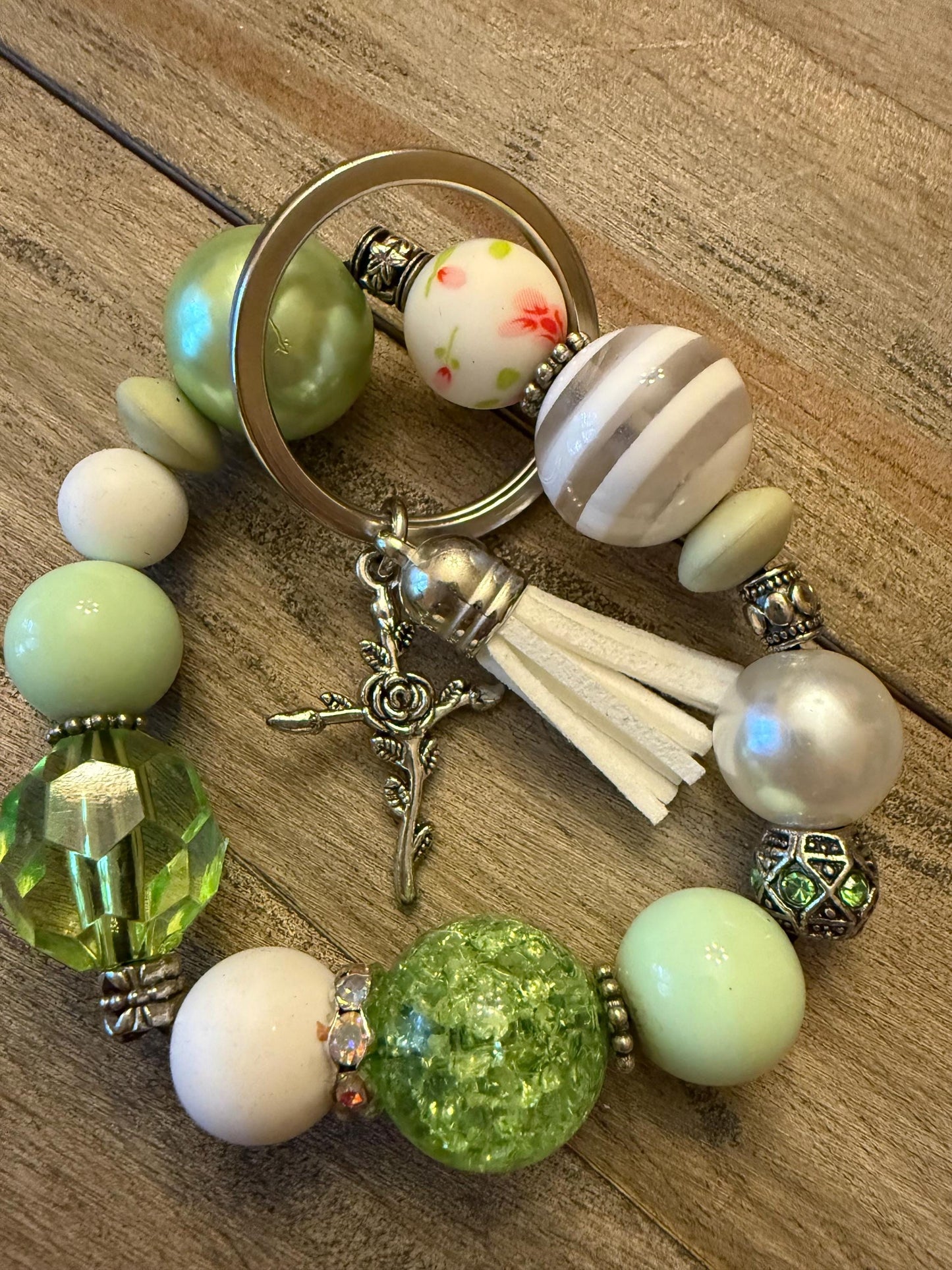 Vintage Garden Beaded Keychain Wristlet – Rose Charm Floral Bracelet Key Ring